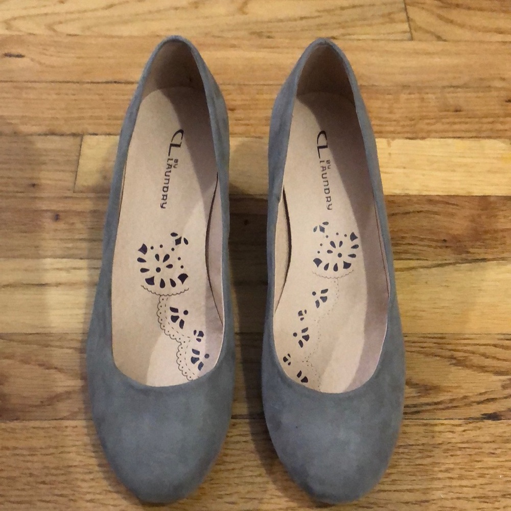 Grey Almond Toe Size 9W Chinese Laundey block heel